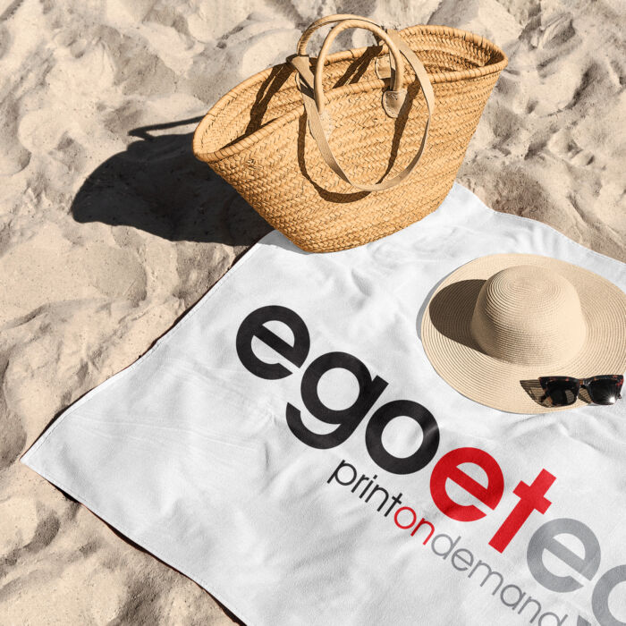 Πετσέτα θαλάσσης με εντυπωσιακή εκτύπωση brand